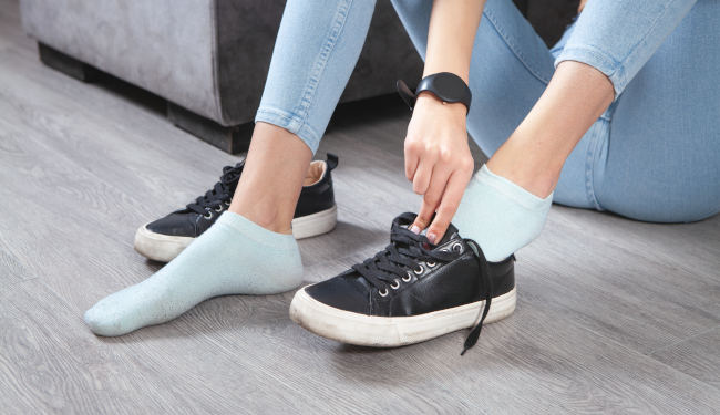 Chaussures et chaussettes les pieds